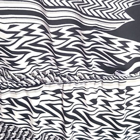 Dots Black & White Aysemetrical Print Dress with Pockets in Front, Size Medium - Picture 9 of 11